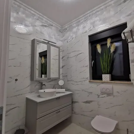 Luxury Sara With Jacuzzi In Malinska Villa *