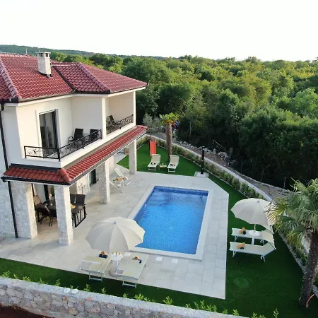 Luxury Villa Sara With Jacuzzi In Malinska Sveti Ivan