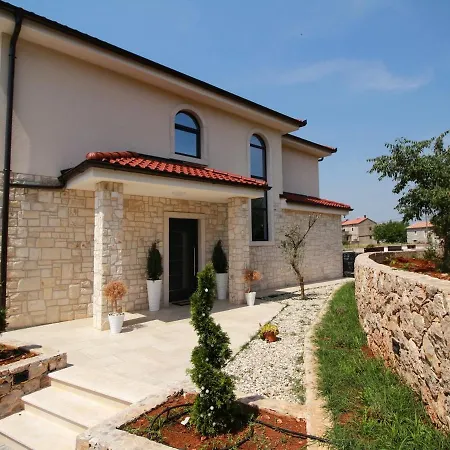 Luxury Villa Sara With Jacuzzi In Malinska Sveti Ivan