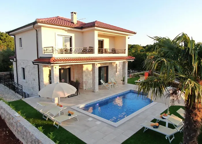 Luxury Sara With Jacuzzi In Malinska Βίλα *