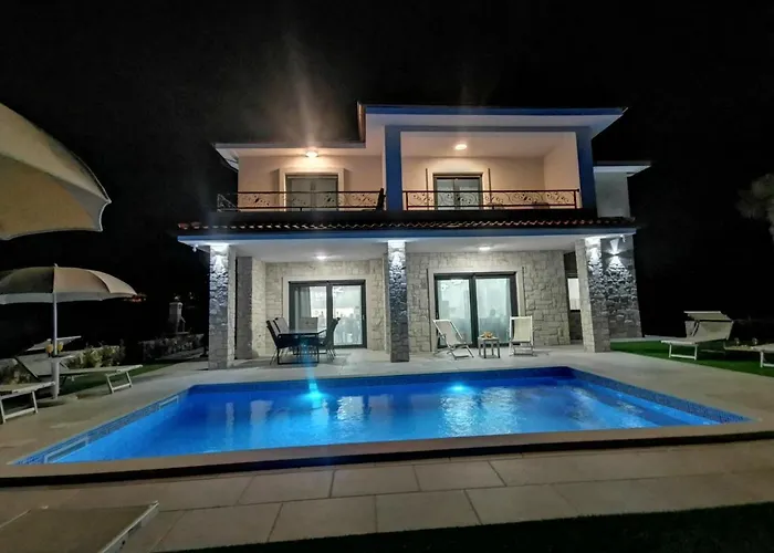 Luxury Sara With Jacuzzi In Malinska * Sveti Ivan (Krk)