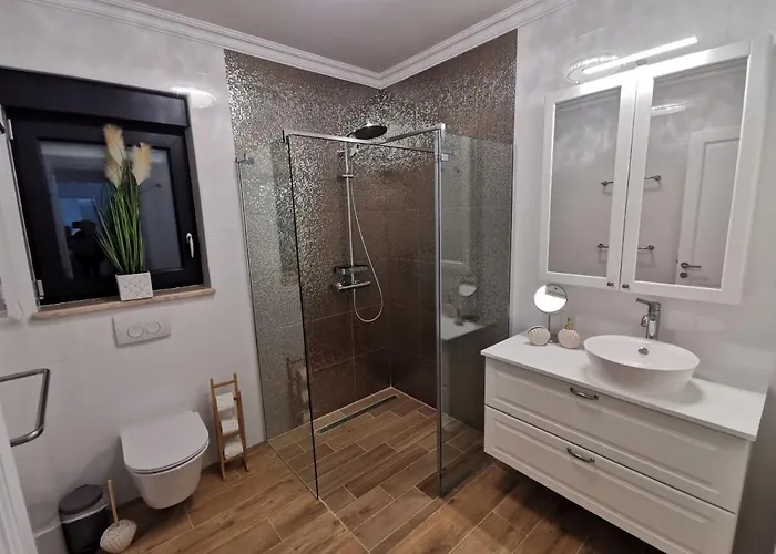 Luxury Sara With Jacuzzi In Malinska *