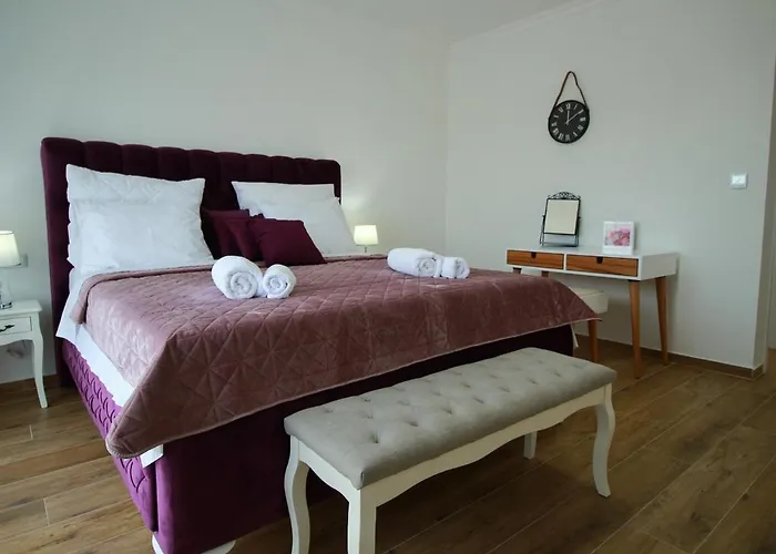 Luxury Sara With Jacuzzi In Malinska Villa *