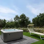 别墅 Luxury Sara With Jacuzzi In Malinska *